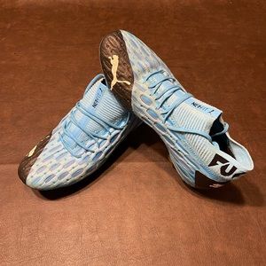 Men’s Soccer cleats / shoes, Puma Future Netfit, size 9